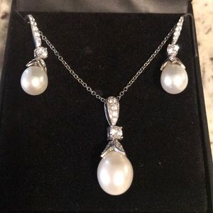 NEW WITH TAGS Arabella Pearl and Swarovski CZ set!